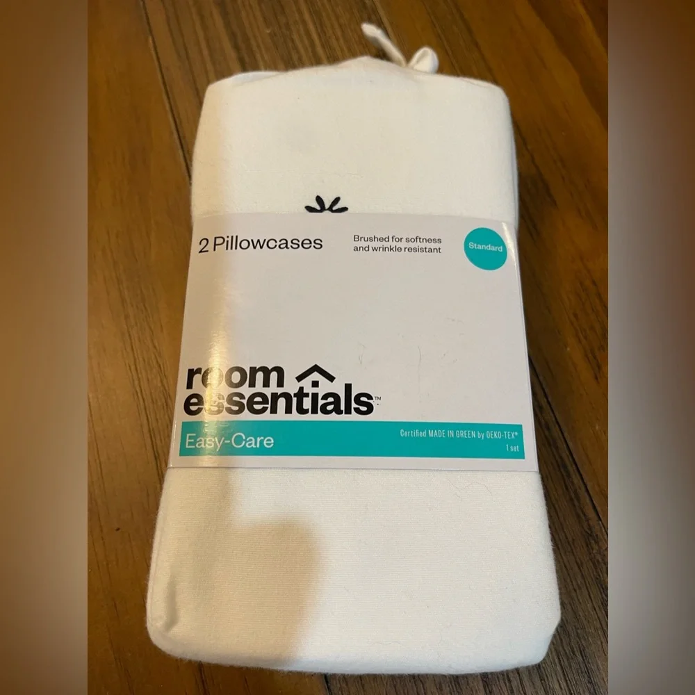 🌸 Bundle of 3 packages‎ Easy-Care Room Essentials Pillowcases NWT